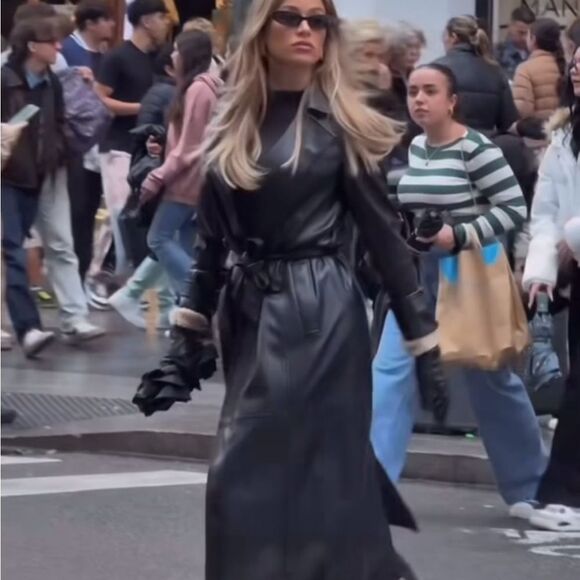 Black maxi leather coat - Picture 2 of 11